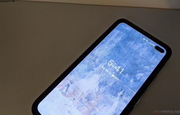 谷歌Pixel 4系列新机曝光，正面屏幕采用了“药丸”挖孔屏