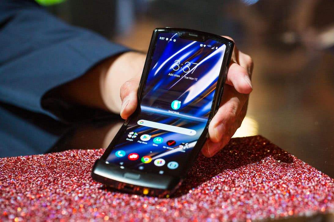 Moto Razr 2019上手视频：折叠屏手机的新可能