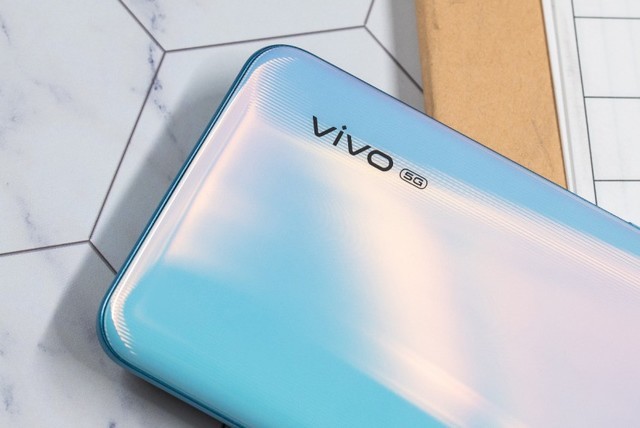 vivo Z6大电池&#x2B;44W快充&#x2B;省电引擎 打造超长续航的5G手机