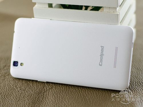 酷派大神F2的屏幕尺寸是多少？分辨率是多少？