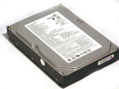 PATA硬盘是不需要安驱动的 希捷酷鱼7200.9/ST3250824A(雷射盒装)